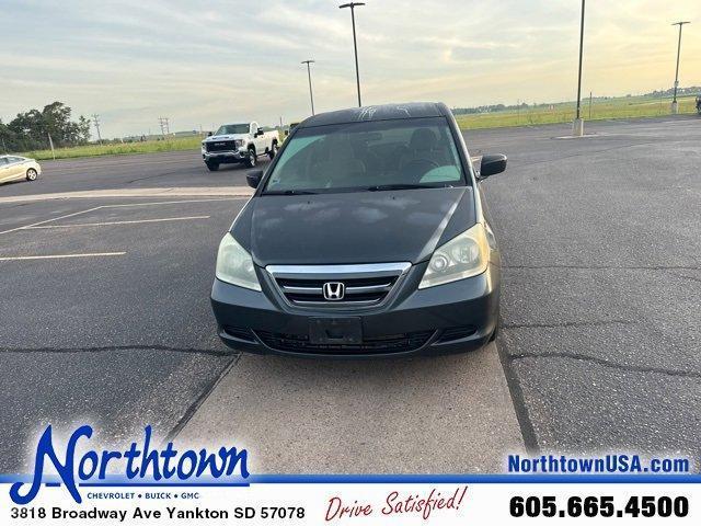 Photo of 2005 Sage Brush Pearl Honda Odyssey