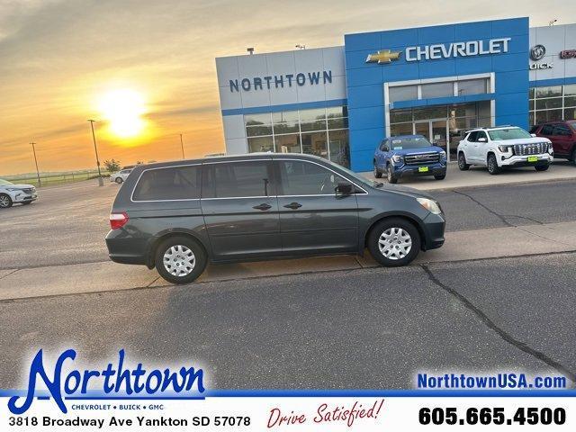 Photo of 2005 Sage Brush Pearl Honda Odyssey