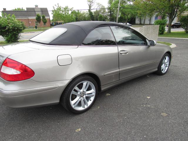 Photo of 2007 Designo Silver Mercedes-Benz CLK-Class