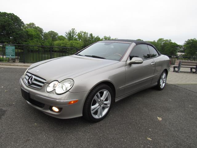 Photo of 2007 Designo Silver Mercedes-Benz CLK-Class