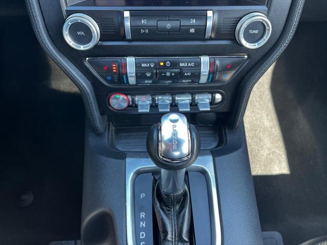 Photo of 2022 Silver Metallic Ford Mustang