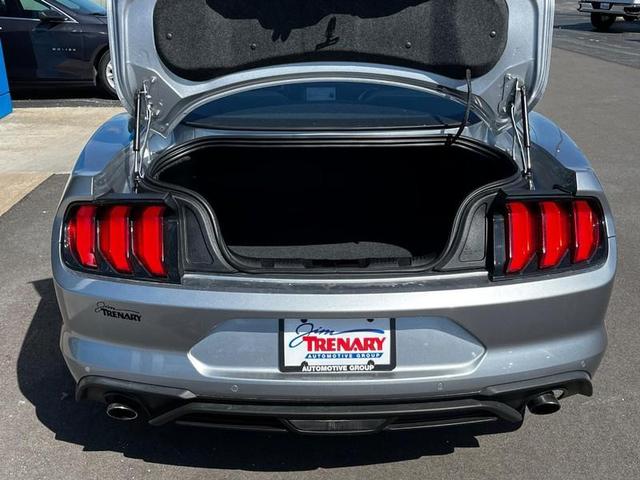 Photo of 2022 Silver Metallic Ford Mustang