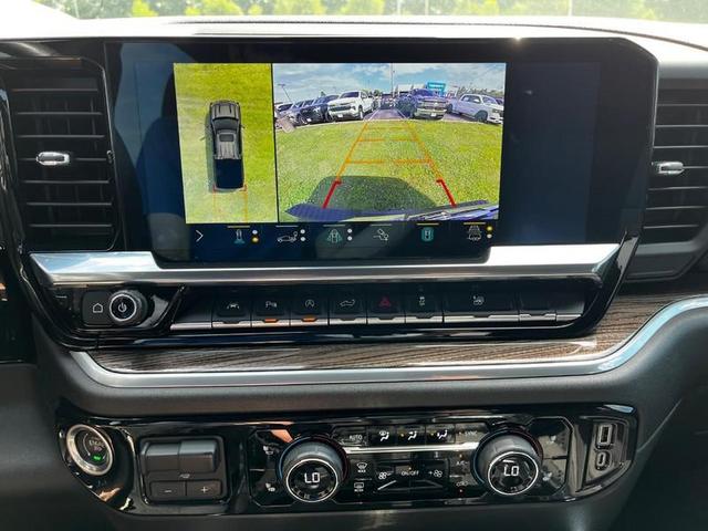 Photo of 2022 Black Chevrolet Silverado 1500