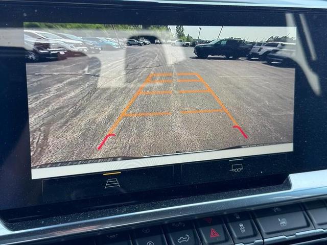 Photo of 2025 Summit White Chevrolet Silverado 1500