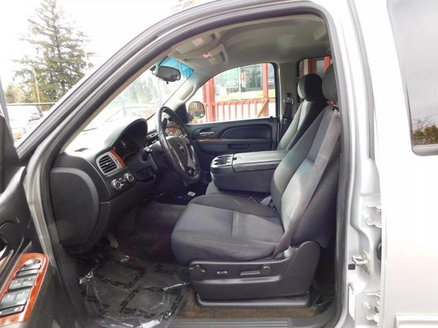 Photo of 2012 Quicksilver Metallic GMC Yukon