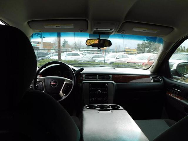 Photo of 2012 Quicksilver Metallic GMC Yukon