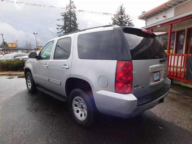 Photo of 2012 Quicksilver Metallic GMC Yukon