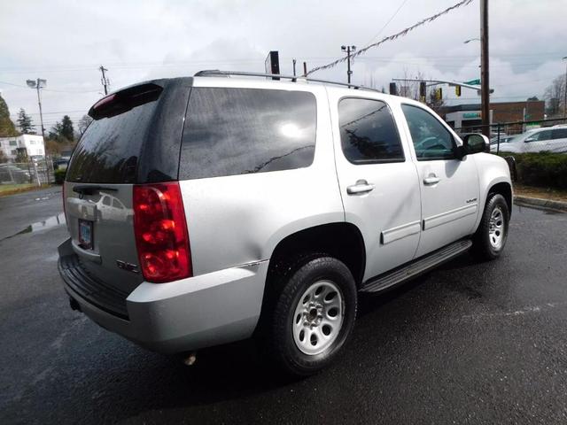Photo of 2012 Quicksilver Metallic GMC Yukon