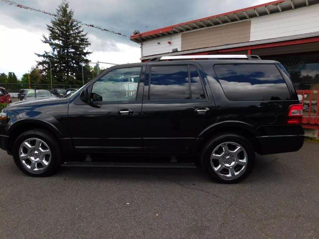 Photo of 2013 Tuxedo Black Metallic Ford Expedition