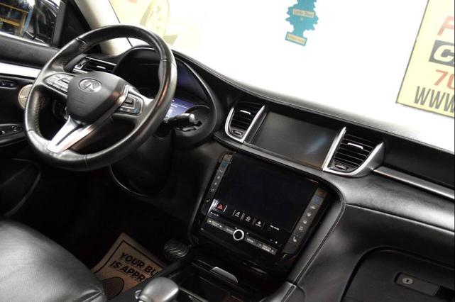 Photo of 2019 Silver INFINITI QX50