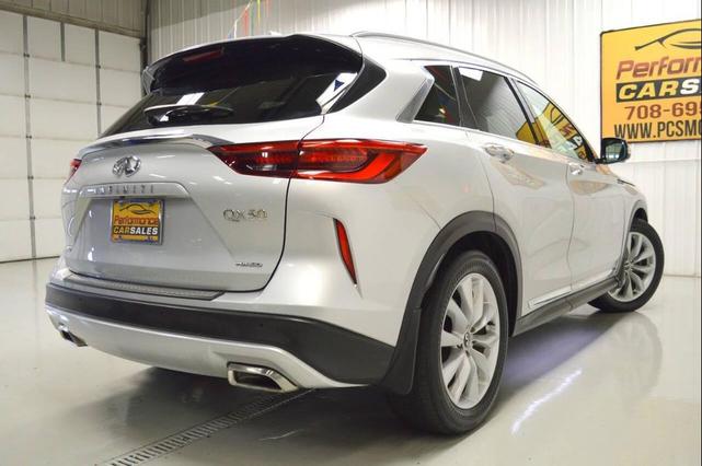 Photo of 2019 Silver INFINITI QX50
