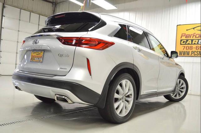 Photo of 2019 Silver INFINITI QX50