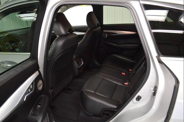 Photo of 2019 Silver INFINITI QX50