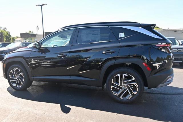 Photo of 2025 Black Hyundai TUCSON