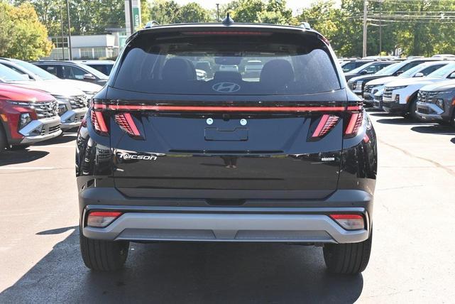 Photo of 2025 Black Hyundai TUCSON