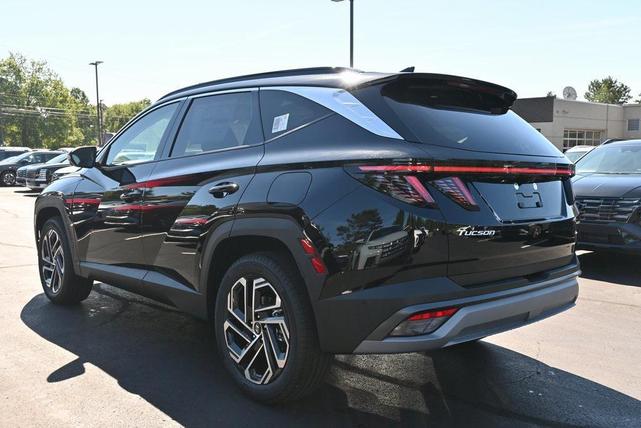 Photo of 2025 Black Hyundai TUCSON