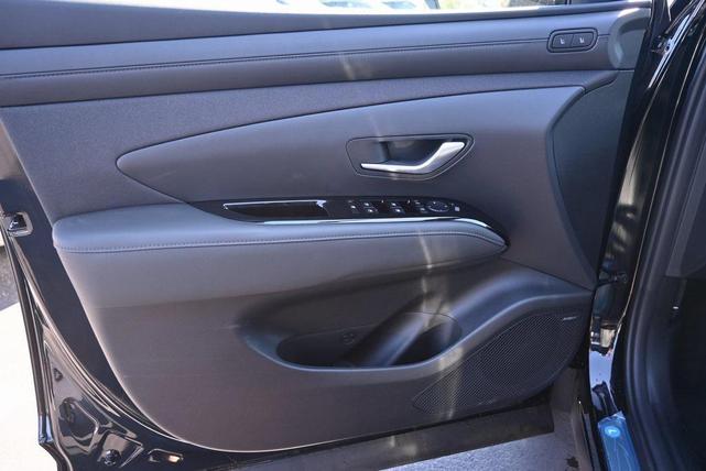 Photo of 2025 Black Hyundai TUCSON