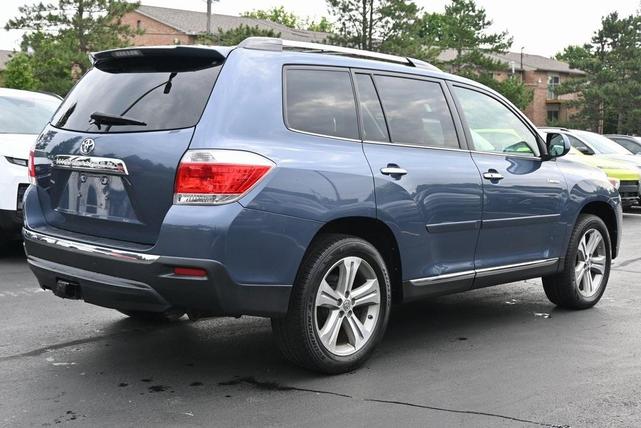 Photo of 2013 Shoreline Blue Metallic Toyota Highlander