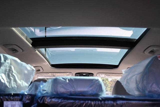 Photo of 2025 Blue Hyundai TUCSON Hybrid