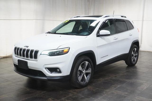 Photo of 2019 Bright White Clearcoat Jeep Cherokee