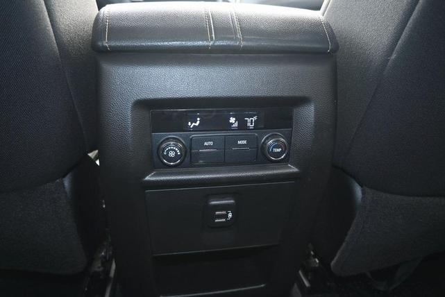 Photo of 2021 Mosaic Black Metallic Chevrolet Traverse