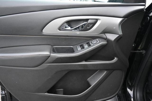 Photo of 2021 Mosaic Black Metallic Chevrolet Traverse