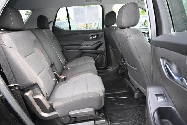 Photo of 2021 Mosaic Black Metallic Chevrolet Traverse