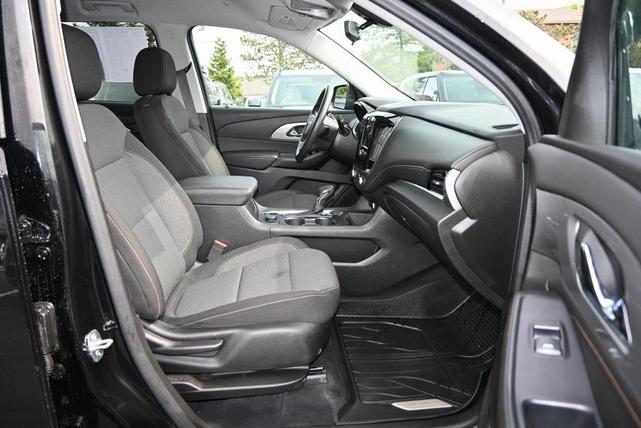 Photo of 2021 Mosaic Black Metallic Chevrolet Traverse