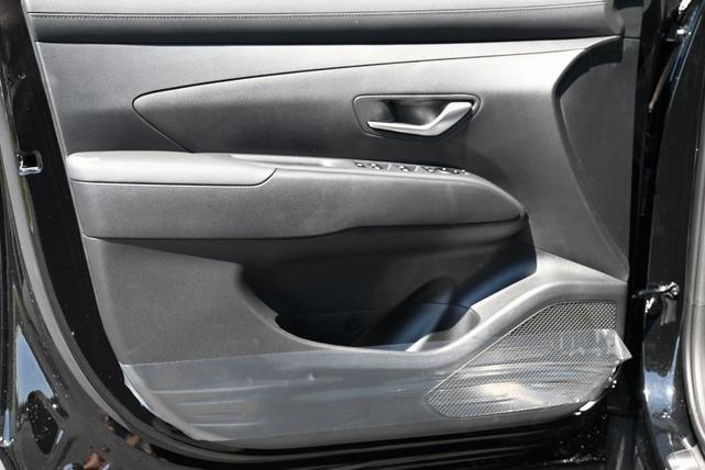 Photo of 2025 Black Hyundai TUCSON