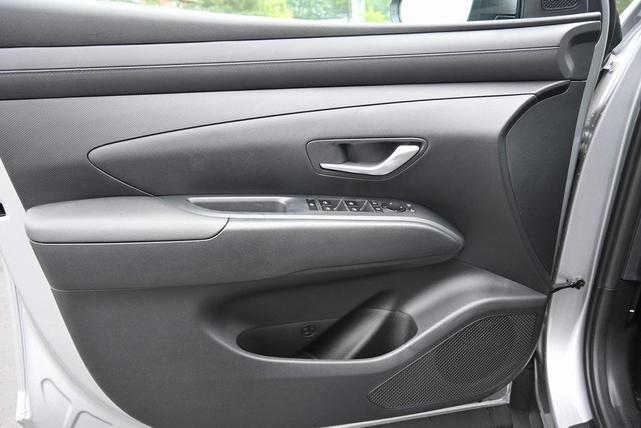 Photo of 2025 Silver Hyundai TUCSON