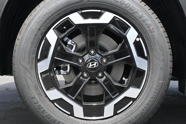 Photo of 2025 Black Hyundai SANTA FE