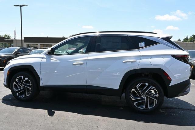 Photo of 2025 White Hyundai TUCSON