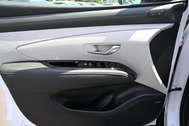 Photo of 2025 White Hyundai TUCSON