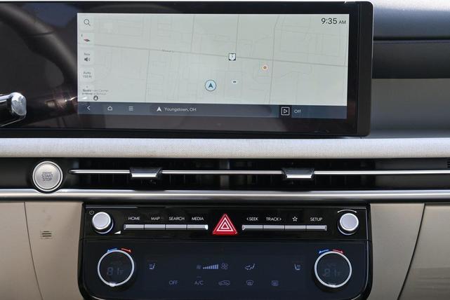 Photo of 2025 Black Hyundai TUCSON