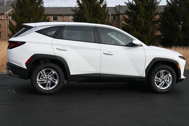 Photo of 2025 White Hyundai TUCSON