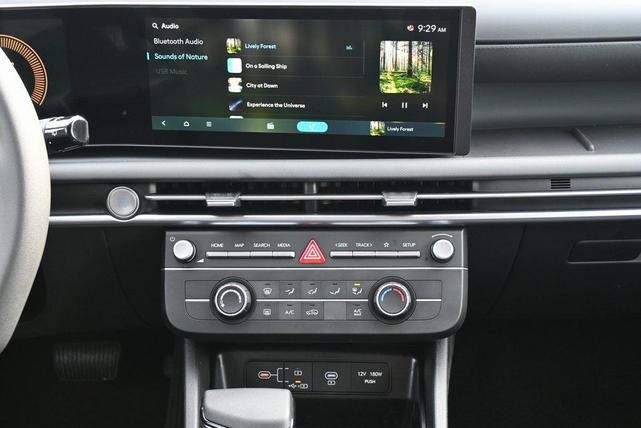 Photo of 2025 White Hyundai TUCSON
