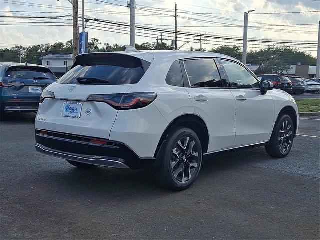 Photo of 2026 Platinum White Pearl Honda HR-V