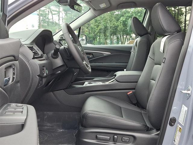 Photo of 2025 Sonic Gray Pearl Honda Ridgeline