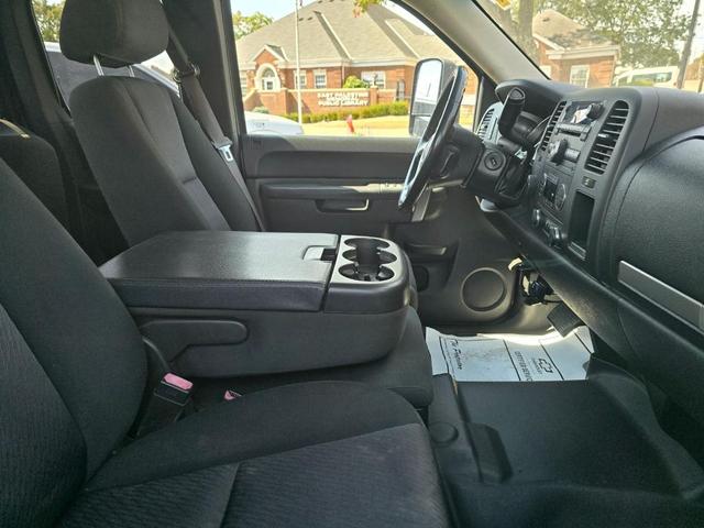 Photo of 2013 Gray GMC Sierra 1500
