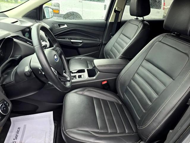 Photo of 2017 Silver Ford Escape