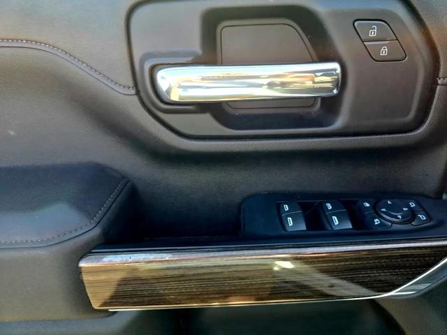 Photo of 2022 White Chevrolet Silverado 2500