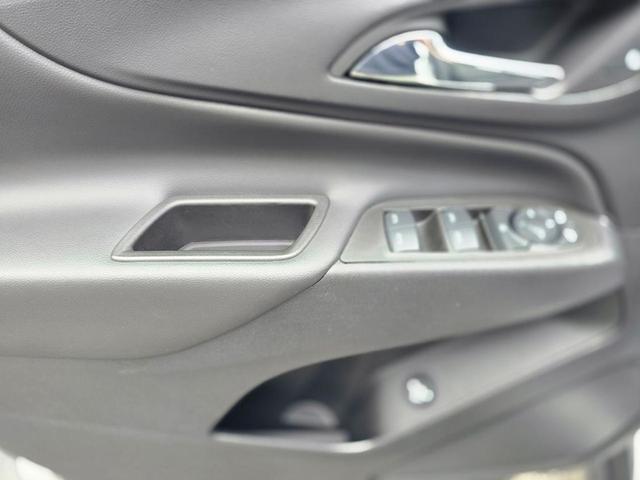 Photo of 2022 White Chevrolet Equinox