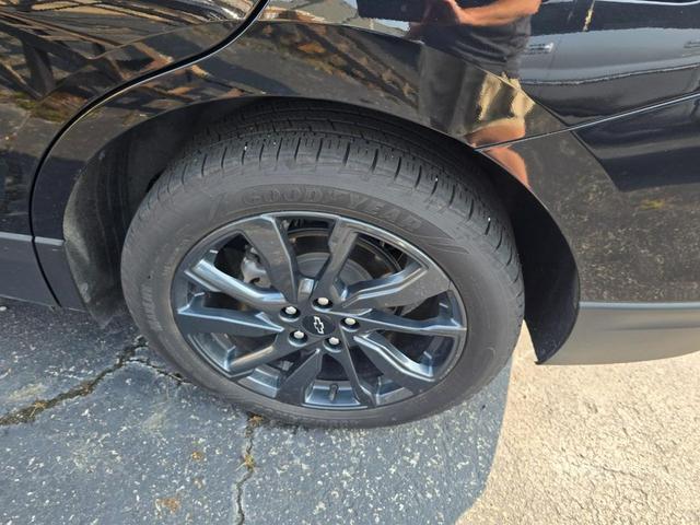 Photo of 2022 Black Chevrolet Equinox