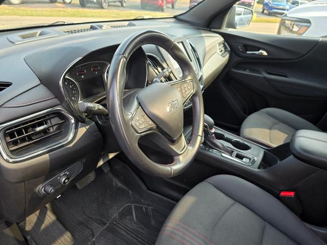 Photo of 2022 Black Chevrolet Equinox