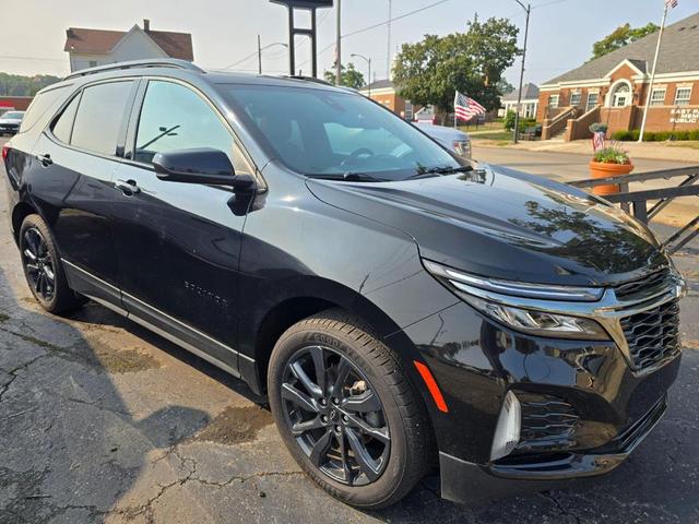 Photo of 2022 Black Chevrolet Equinox