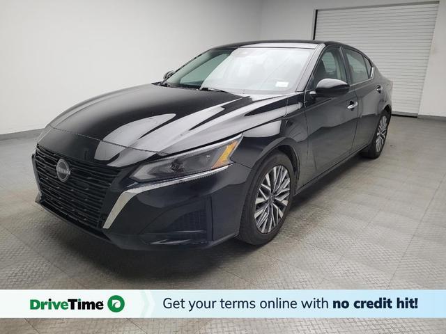 Photo of 2023 Super Black Nissan Altima