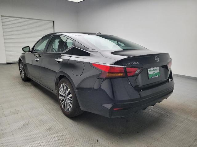 Photo of 2023 Super Black Nissan Altima