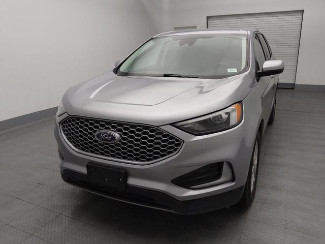 Photo of 2023 Iconic Silver Metallic Ford Edge