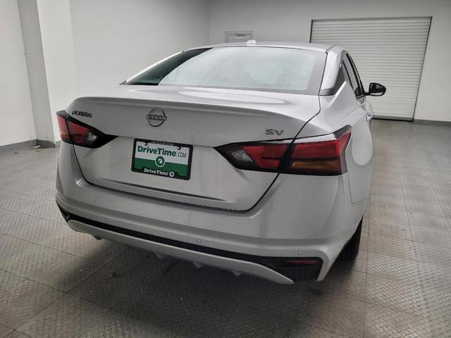 Photo of 2023 Brilliant Silver Metallic Nissan Altima