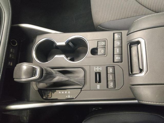 Photo of 2022 Midnight Black Metallic Toyota Highlander